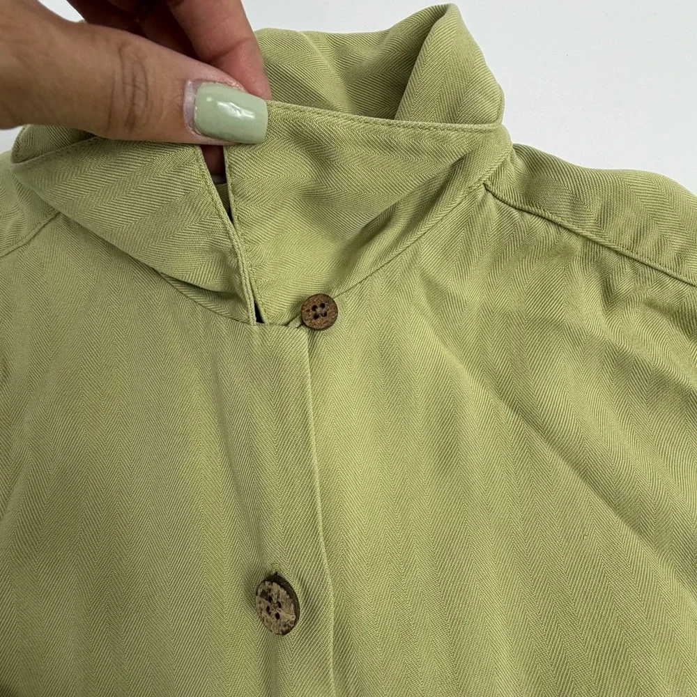 Tommy Bahama Women Silk Herringbone Button Down Shirt Sage Green Long Sleeve S - Picture 3 of 12